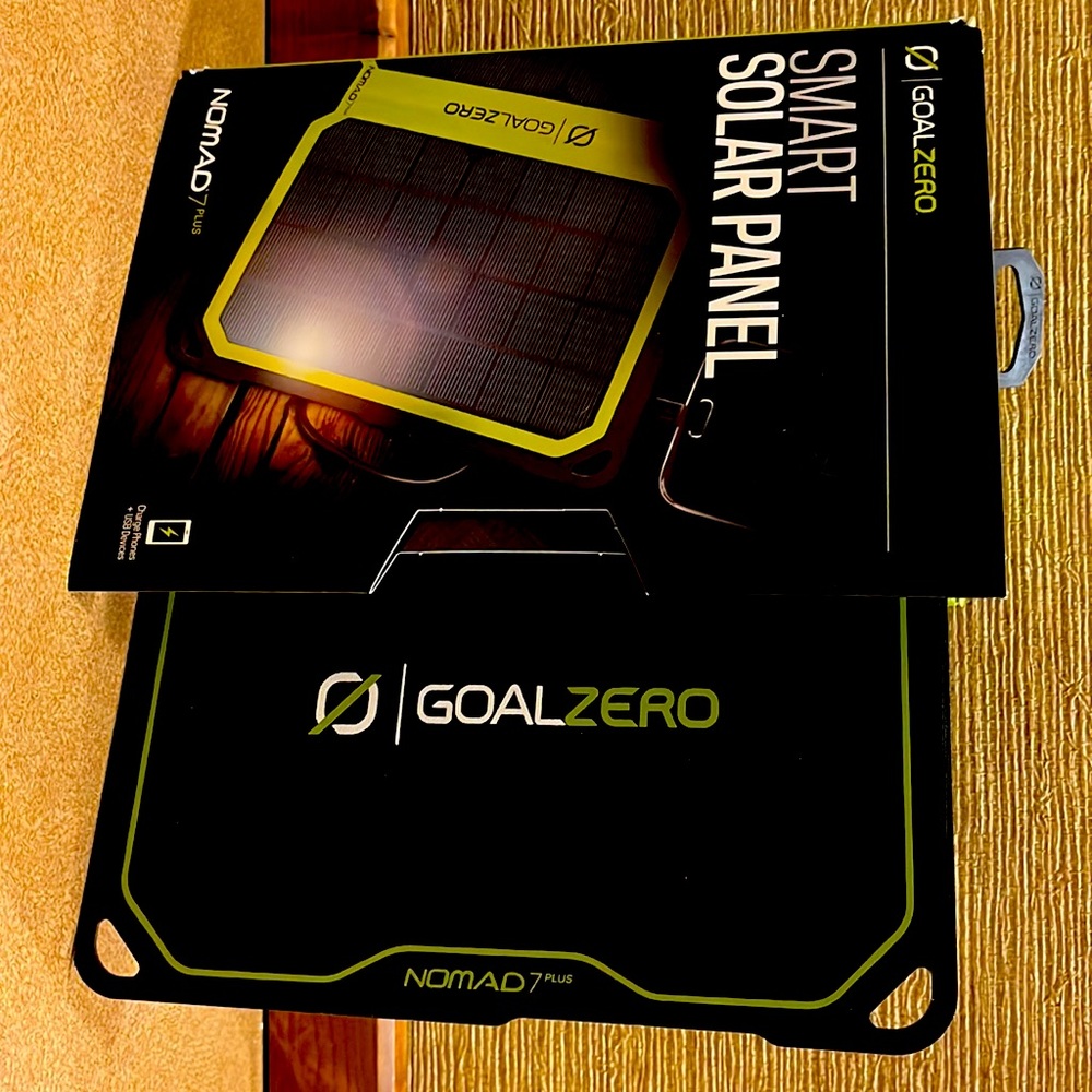 NEW GOAL ZERO NOMAD PLUS SOLAR PANEL CHARGER FOR USB DEVICES PHONES, LAPTOPS